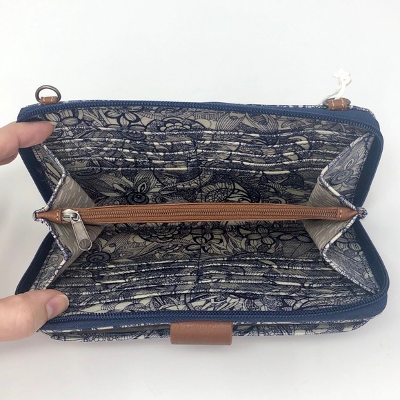 Sakroots Spirit Desert Smartphone Wristlet Wallet - Picture 9 of 16